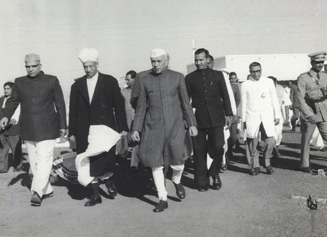 Jawaharlal Nehru, S Radhakrishnan and Harekrushna Mahatab (Right to Left) along with other officials. (Source: Wikimedia Commons)