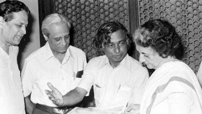 A young Dr. Abdul Kalam with Space pioneer Satish Dhawan and PM Indira Gandhi. (Source: Twitter/Youth Congress)