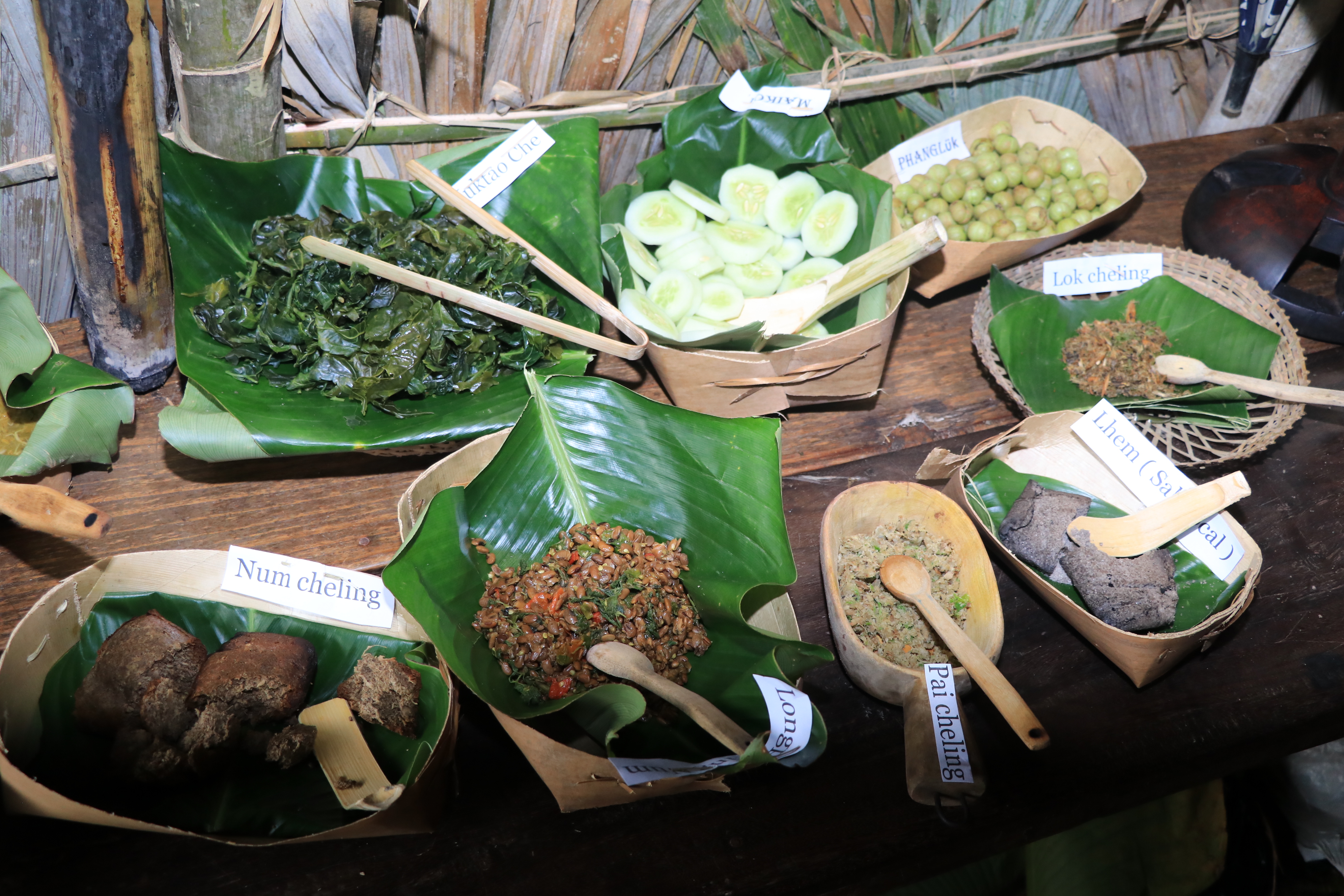 They use palm leaves extensively for packing and lining the plates. (Source: Vrinda Shukla)