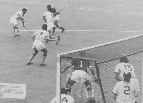 India vs Pakistan 1964 Final. (Source: Wikimedia Commons)